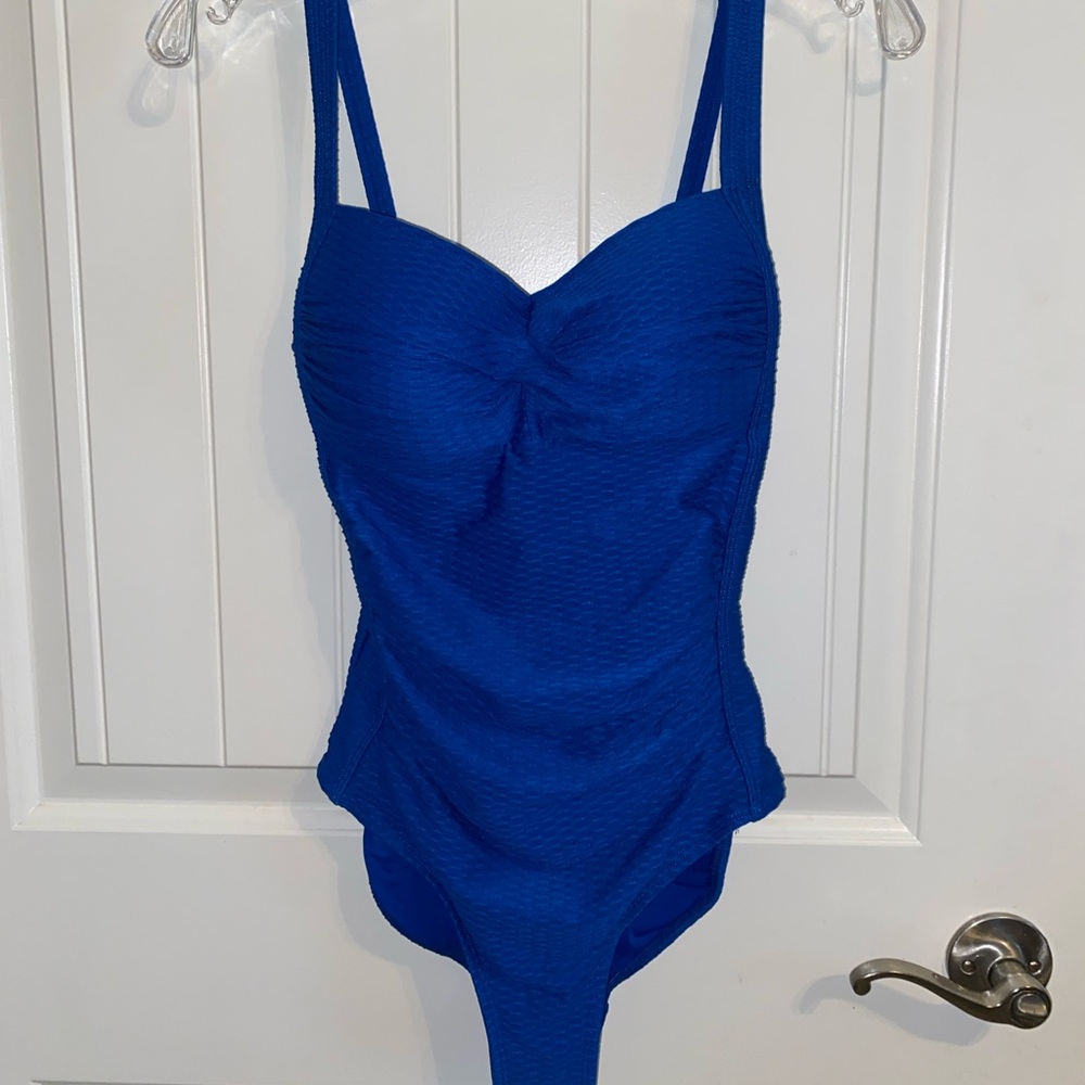NIPTUCK Storm Joanne Textured One-piece Swimsuit Blue size 6